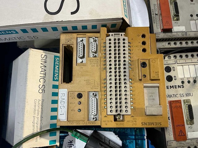 Partij industriële componenten - afbeelding 3 van  5