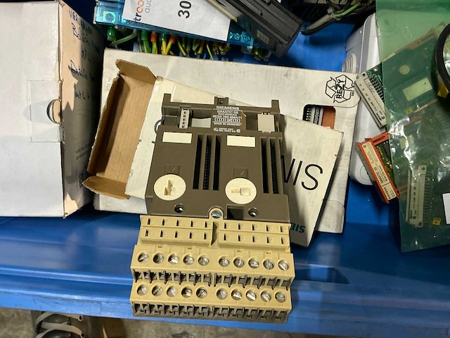 Partij industriële componenten - afbeelding 5 van  5