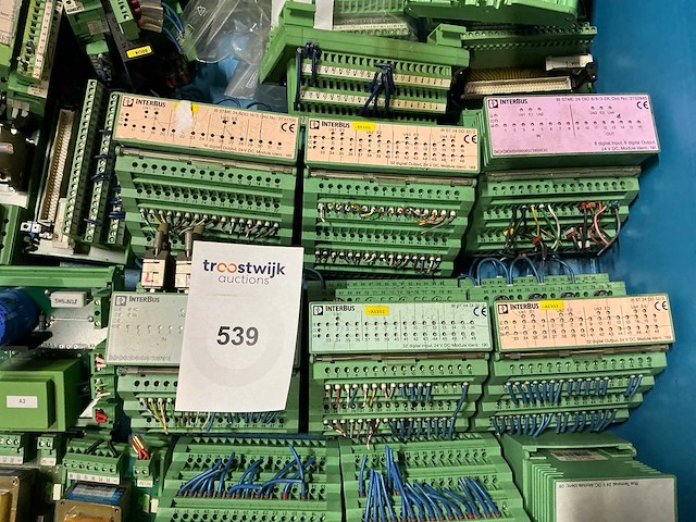 Partij industriële componenten - afbeelding 2 van  6