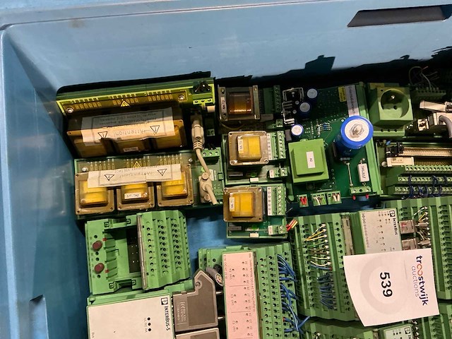 Partij industriële componenten - afbeelding 4 van  6