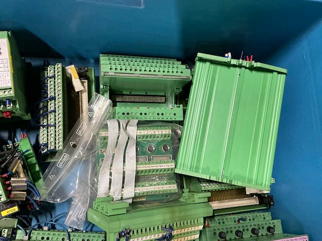 Partij industriële componenten - afbeelding 6 van  6