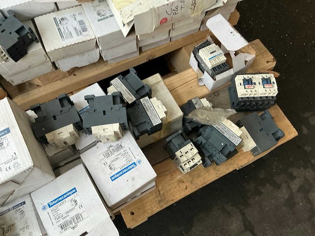 Partij industriële contactors - afbeelding 3 van  6