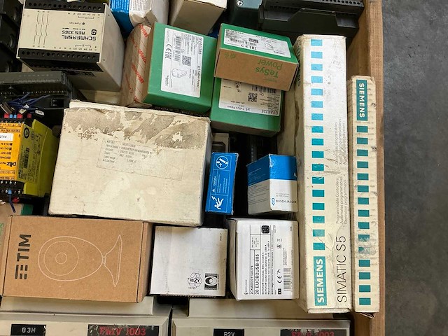 Partij industriële elektrische componenten - afbeelding 6 van  11