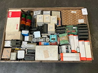 Partij industriële elektrische componenten - afbeelding 2 van  9