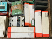Partij industriële elektrische componenten - afbeelding 3 van  9