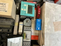 Partij industriële elektrische componenten - afbeelding 8 van  9