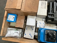 Partij industriële elektrische componenten - afbeelding 11 van  13