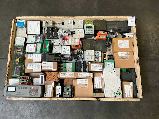 Partij industriële elektrische componenten - afbeelding 6 van  13