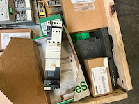 Partij industriële elektrische componenten - afbeelding 9 van  13