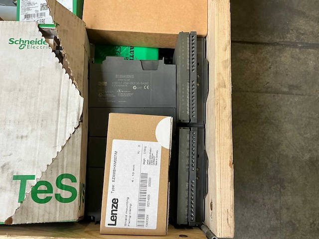 Partij industriële elektrische componenten - afbeelding 10 van  13