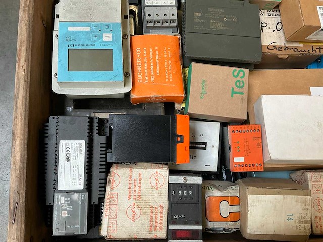 Partij industriële elektrische componenten - afbeelding 2 van  12