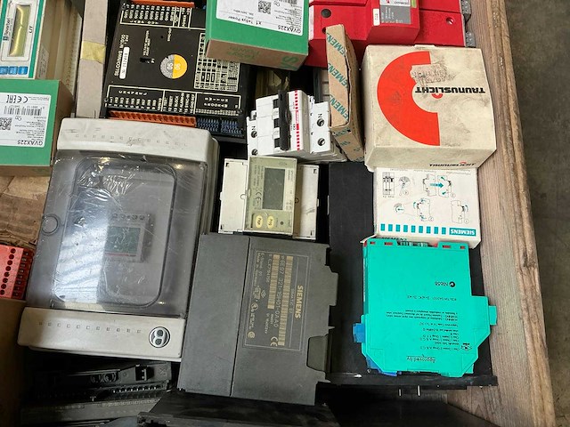 Partij industriële elektrische componenten - afbeelding 7 van  12