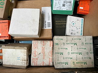 Partij industriële elektrische componenten - afbeelding 11 van  12