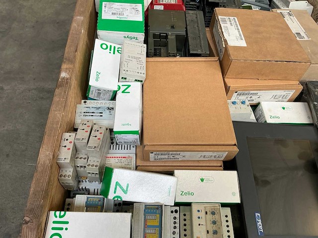 Partij industriële elektrische componenten - afbeelding 3 van  11