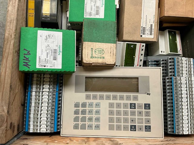 Partij industriële elektrische componenten - afbeelding 7 van  11