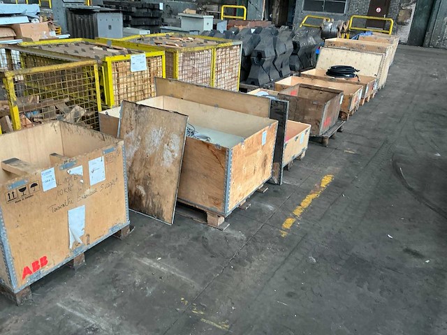 Partij industriële elektrische onderdelen - afbeelding 1 van  10