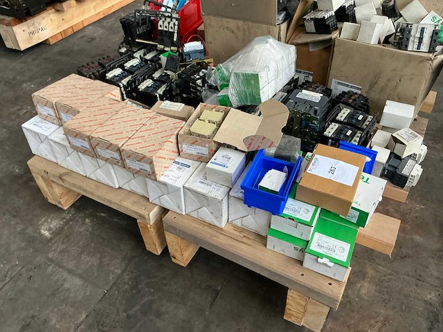 Partij industriële elektro - afbeelding 11 van  13