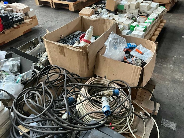 Partij industriële elektro - afbeelding 6 van  15