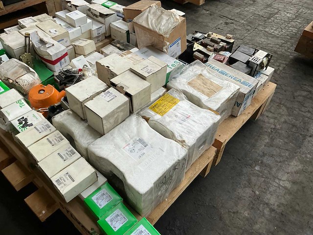 Partij industriële elektro - afbeelding 9 van  15