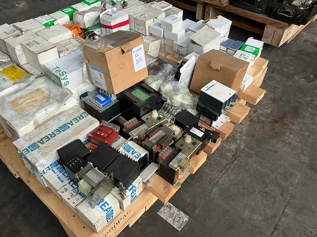 Partij industriële elektro - afbeelding 12 van  15