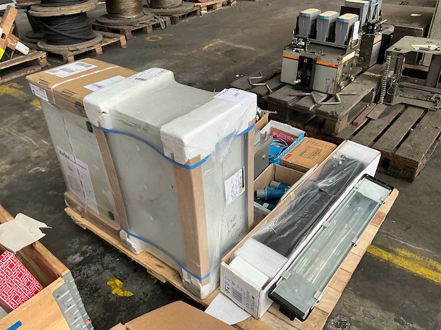 Partij industriële elektro - afbeelding 2 van  7
