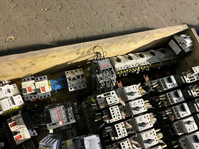 Partij industriële elektro - afbeelding 3 van  7