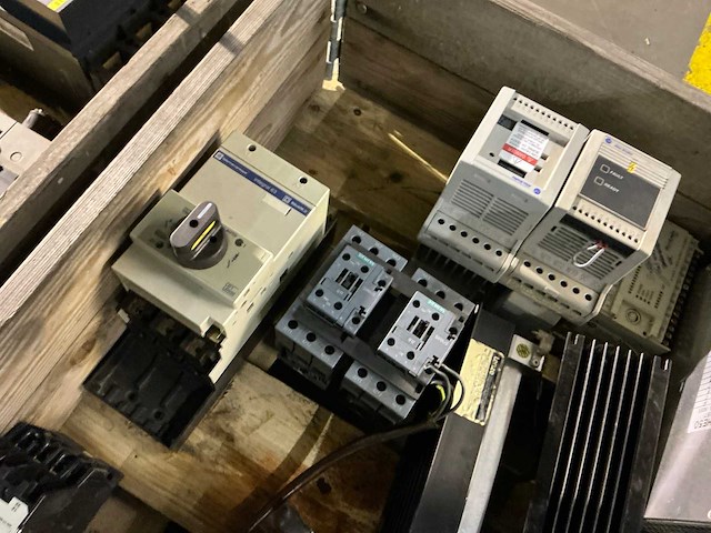 Partij industriële elektro - afbeelding 3 van  10