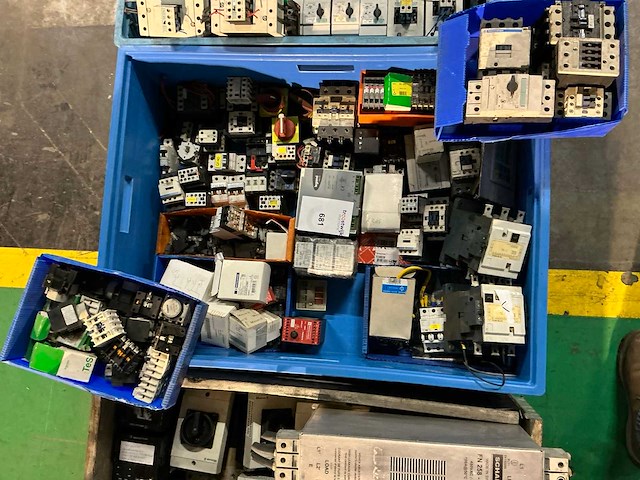 Partij industriële elektro - afbeelding 1 van  9