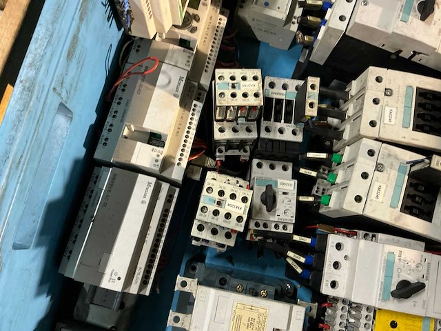 Partij industriële elektro - afbeelding 7 van  8