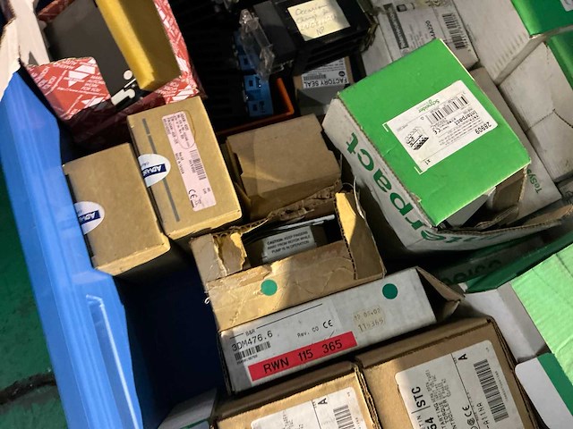 Partij industriële elektro - afbeelding 4 van  9