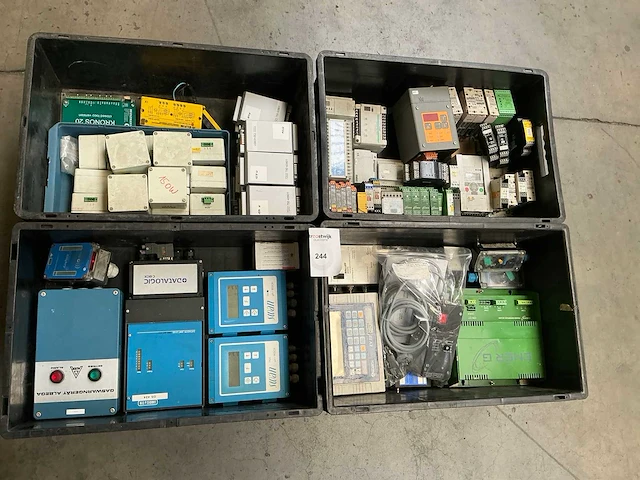 Partij industriële elektronica - afbeelding 1 van  9