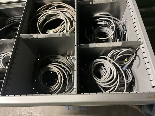 Partij industriële kabels en connectoren - afbeelding 37 van  64