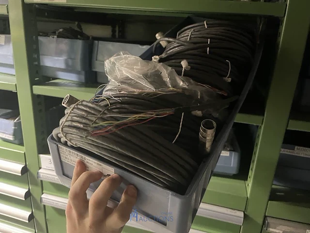 Partij industriële kabels en connectoren - afbeelding 61 van  64