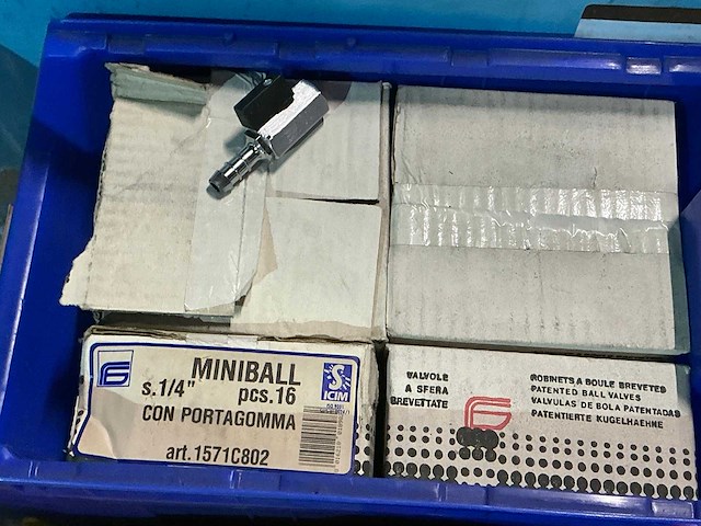 Partij industriële kogelkranen - afbeelding 1 van  11