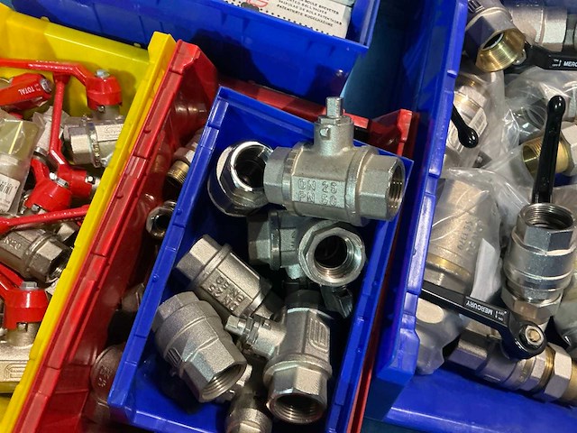 Partij industriële kogelkranen - afbeelding 7 van  11