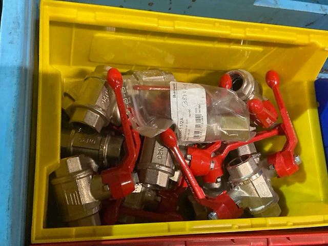 Partij industriële kogelkranen - afbeelding 2 van  11