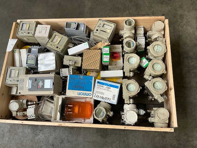 Partij industriële meet- en regelapparatuur - afbeelding 3 van  10