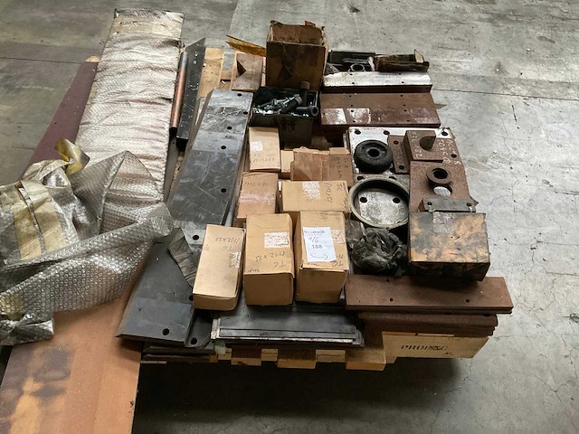 Partij industriële onderdelen - afbeelding 5 van  10