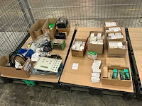 Partij industriële schakelmaterialen - afbeelding 1 van  9