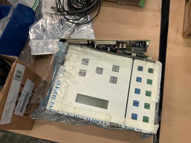 Partij industriële schakelmaterialen - afbeelding 9 van  9