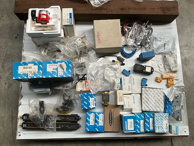 Partij industriële sensoren - afbeelding 1 van  5