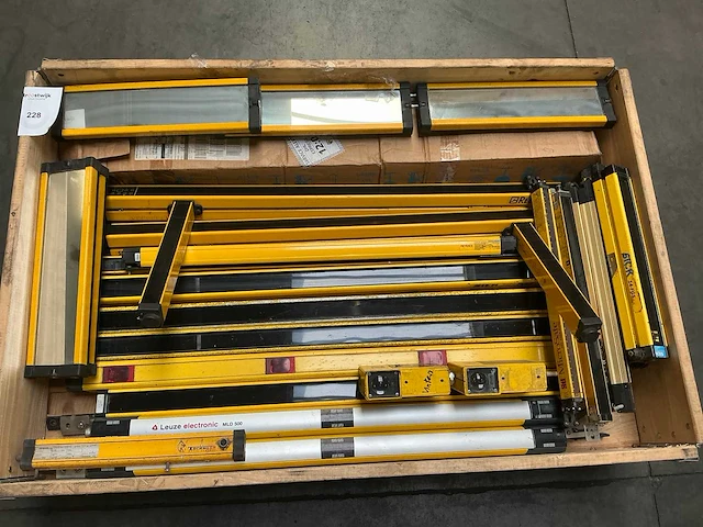 Partij industriële veiligheidslichtschermen en optische sensoren - afbeelding 2 van  8