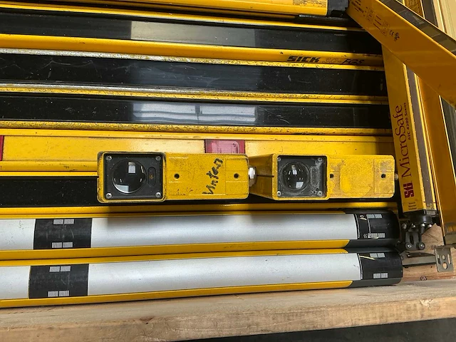 Partij industriële veiligheidslichtschermen en optische sensoren - afbeelding 3 van  8