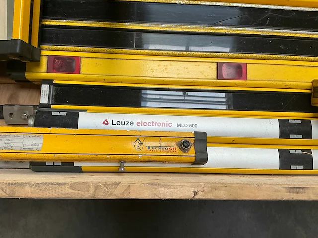 Partij industriële veiligheidslichtschermen en optische sensoren - afbeelding 4 van  8