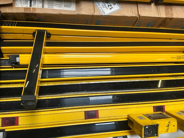 Partij industriële veiligheidslichtschermen en optische sensoren - afbeelding 6 van  8
