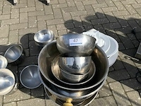 Partij inox kommen en porselein - afbeelding 1 van  3