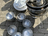 Partij inox kommen en porselein - afbeelding 2 van  3