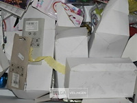 Partij inpaklint en verjaardagskaarsen - afbeelding 3 van  3