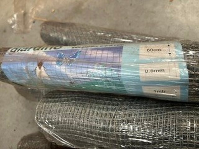 Partij insektengaas 0,6m x 10 meter (10 rollen x 1m) - afbeelding 2 van  3