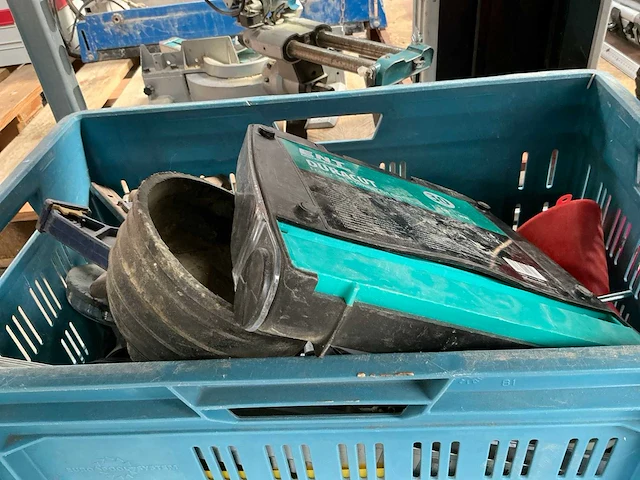 Partij installatie -en aannemersmateriaal - afbeelding 7 van  40